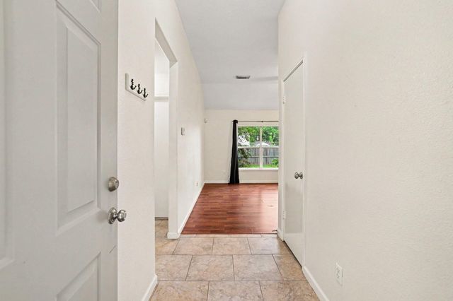 135 Kellyn Oaks Drive, Conroe, TX 77306