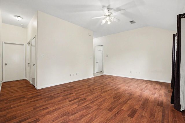 135 Kellyn Oaks Drive, Conroe, TX 77306