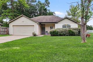 135 Kellyn Oaks Drive, Conroe, TX 77306