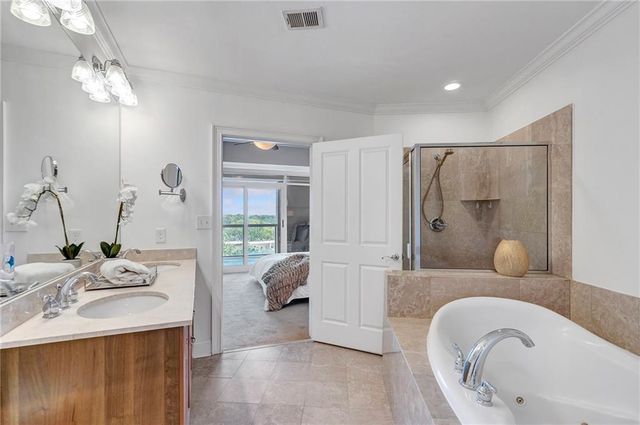 2881 Peachtree Road NE 702, Atlanta, GA 30305