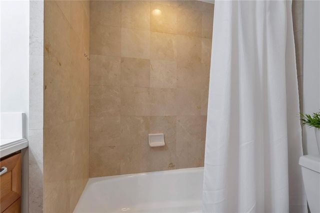2881 Peachtree Road NE 702, Atlanta, GA 30305