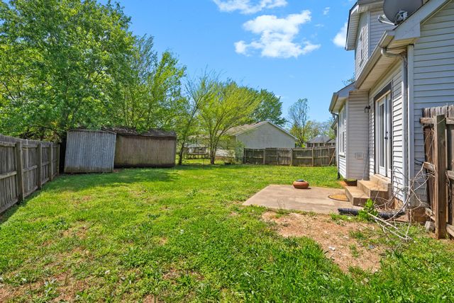 3433 Oak Lawn Dr, Clarksville, TN 37042