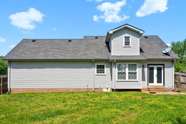3433 Oak Lawn Dr, Clarksville, TN 37042