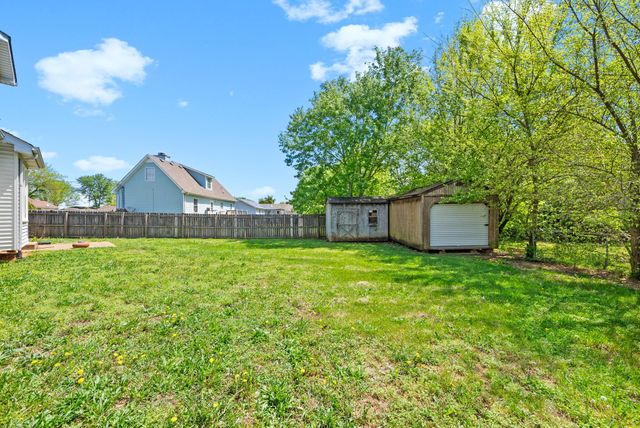 3433 Oak Lawn Dr, Clarksville, TN 37042