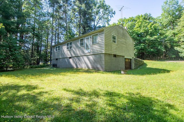 810 Ulster Heights Road, Ellenville, NY 12428