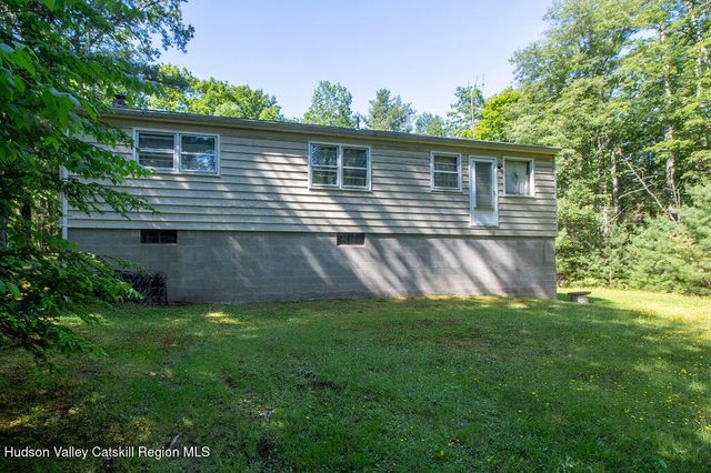 810 Ulster Heights Road, Ellenville, NY 12428
