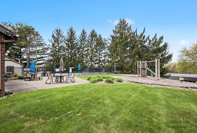 3378 Devonwood Hills NE F, Grand Rapids, MI 49525