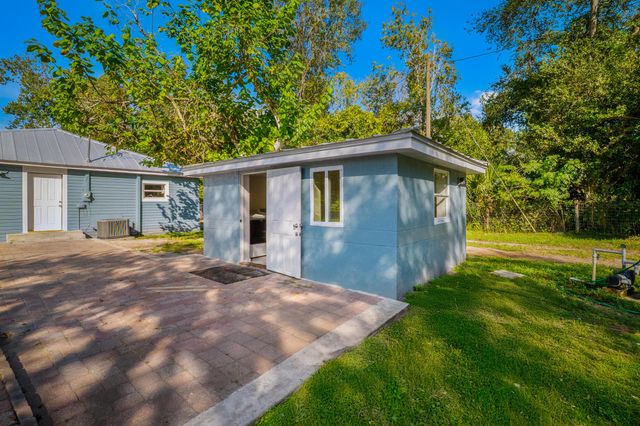 250 NW 98th Street, Okeechobee, FL 34972