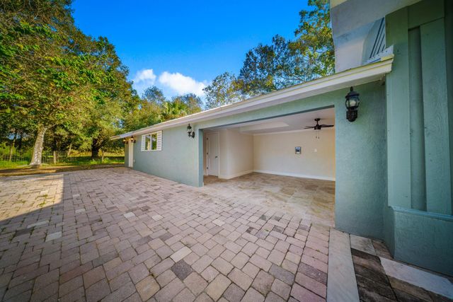 250 NW 98th Street, Okeechobee, FL 34972