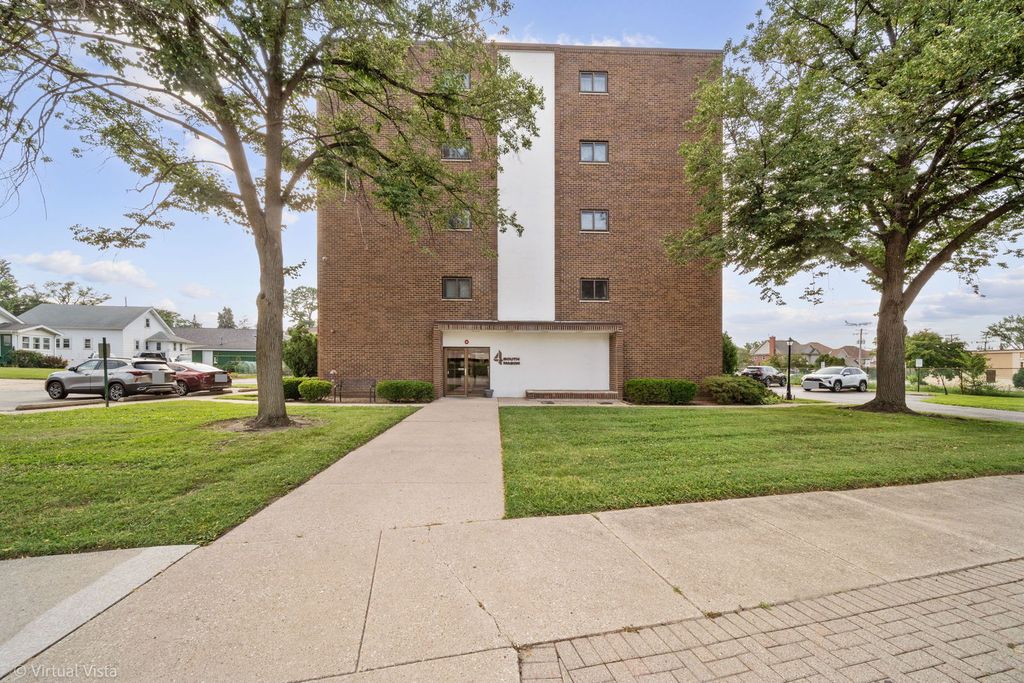 4 S Mason Street 403, Bensenville, IL 60106