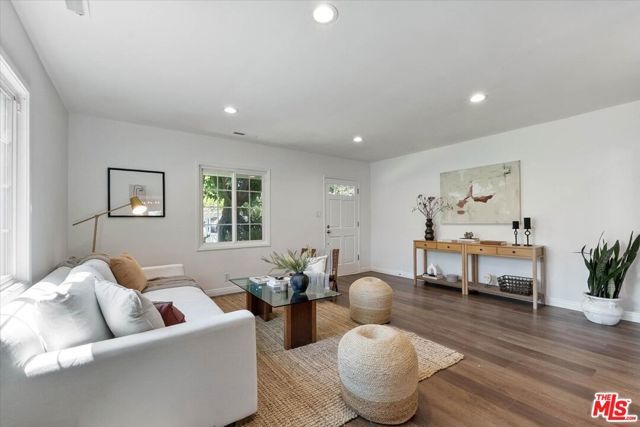17453 Burbank Boulevard, Encino (los Angeles), CA 91316