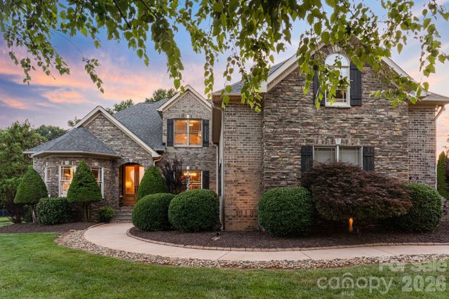160 Riverchase Lane, Mooresville, NC 28115