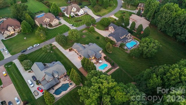 160 Riverchase Lane, Mooresville, NC 28115