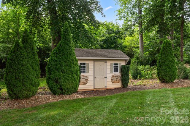 160 Riverchase Lane, Mooresville, NC 28115