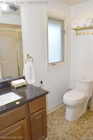 5324 Greenbriar Drive, West Bloomfield, MI 48323