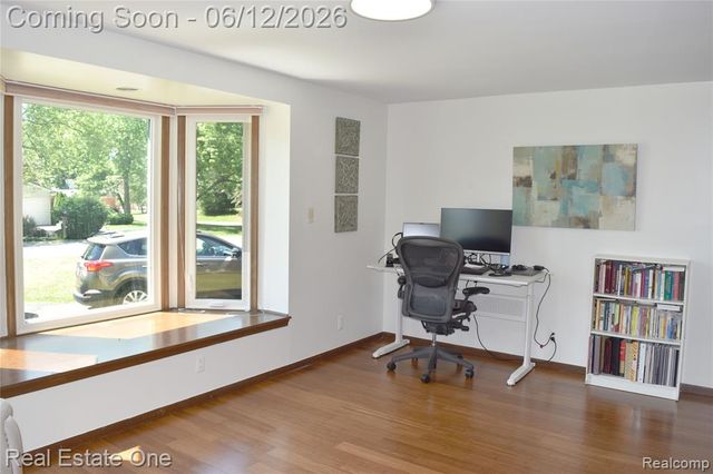 5324 Greenbriar Drive, West Bloomfield, MI 48323