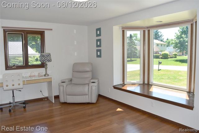 5324 Greenbriar Drive, West Bloomfield, MI 48323