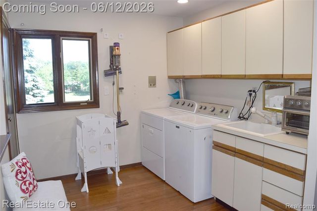 5324 Greenbriar Drive, West Bloomfield, MI 48323
