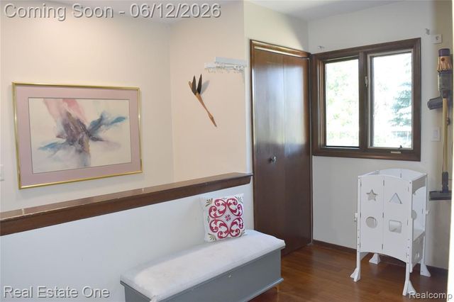 5324 Greenbriar Drive, West Bloomfield, MI 48323