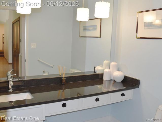 5324 Greenbriar Drive, West Bloomfield, MI 48323