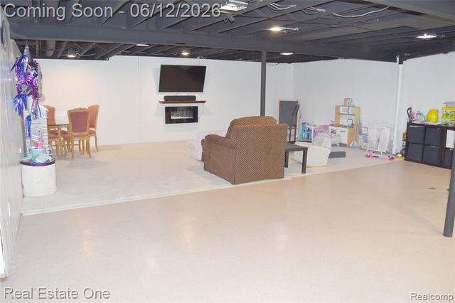 5324 Greenbriar Drive, West Bloomfield, MI 48323