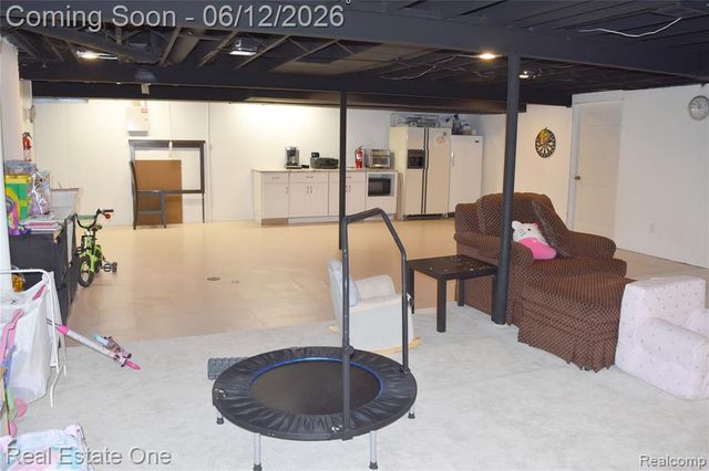 5324 Greenbriar Drive, West Bloomfield, MI 48323