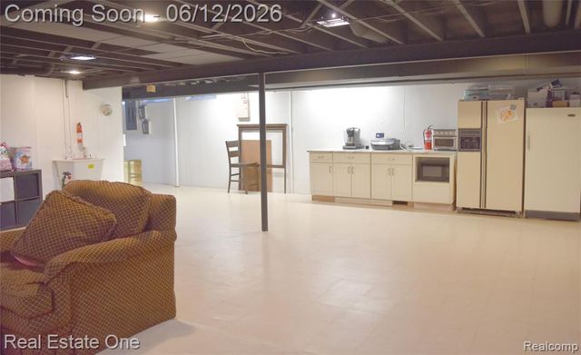 5324 Greenbriar Drive, West Bloomfield, MI 48323