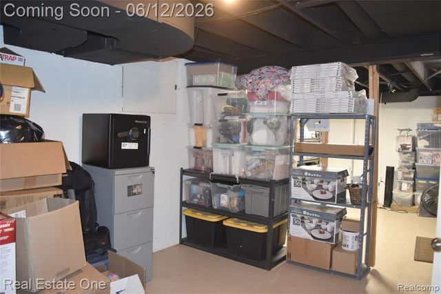 5324 Greenbriar Drive, West Bloomfield, MI 48323