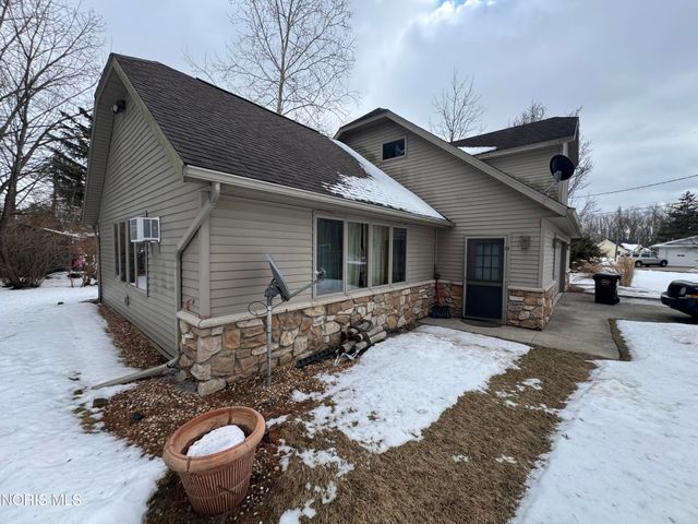 909 High Point Drive, Pioneer, OH 43554