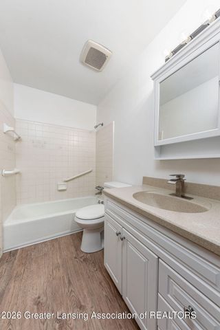 5808 Okemos Road, Haslett, MI 48840