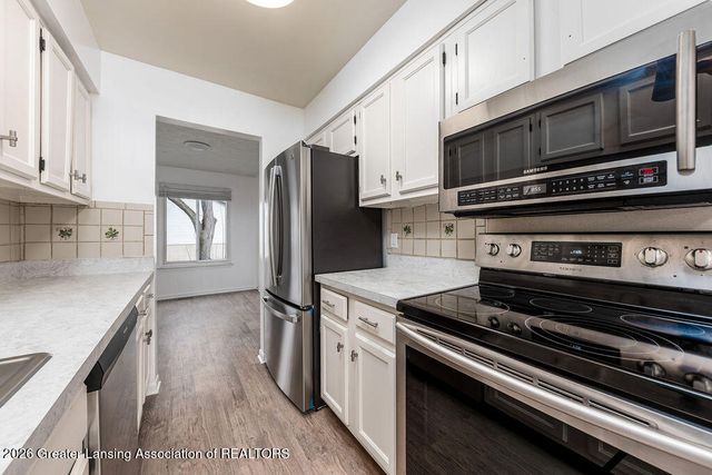 5808 Okemos Road, Haslett, MI 48840