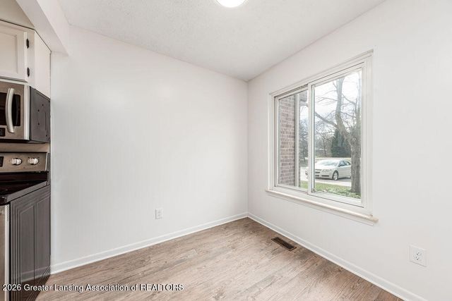 5808 Okemos Road, Haslett, MI 48840