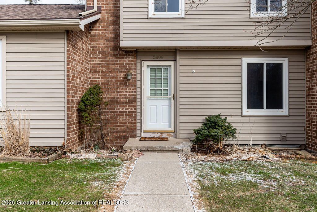 5808 Okemos Road, Haslett, MI 48840