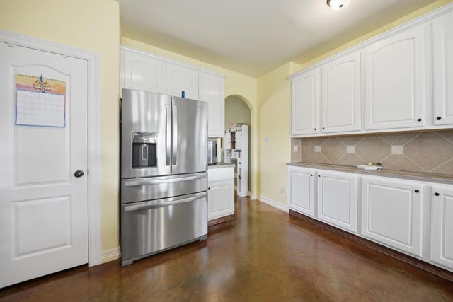 201 W Chatham Street, Bellville, TX 77418