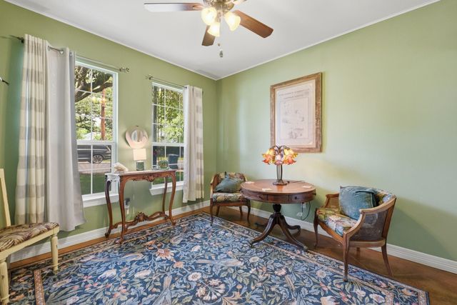 201 W Chatham Street, Bellville, TX 77418