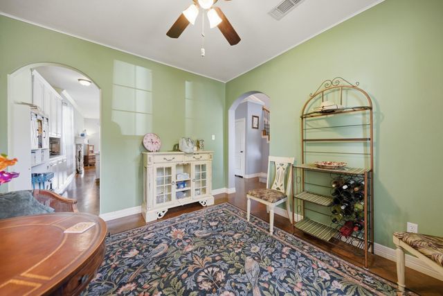 201 W Chatham Street, Bellville, TX 77418