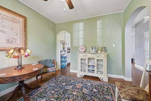 201 W Chatham Street, Bellville, TX 77418