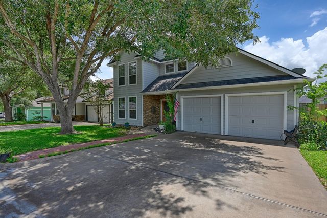 201 W Chatham Street, Bellville, TX 77418