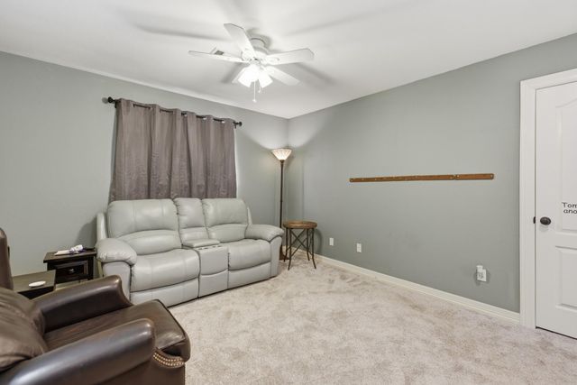 201 W Chatham Street, Bellville, TX 77418