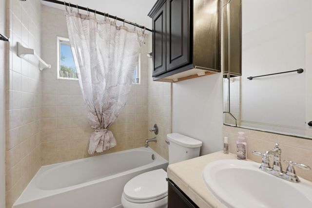 201 W Chatham Street, Bellville, TX 77418