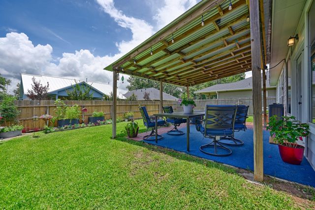 201 W Chatham Street, Bellville, TX 77418