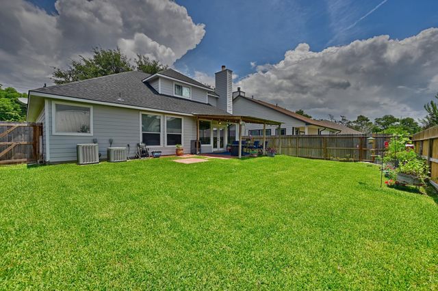 201 W Chatham Street, Bellville, TX 77418