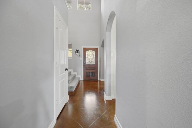 201 W Chatham Street, Bellville, TX 77418