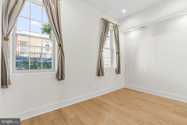 2211 E GORDON ST, Philadelphia, PA 19125