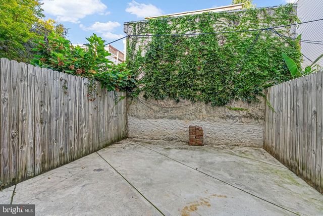 2211 E GORDON ST, Philadelphia, PA 19125