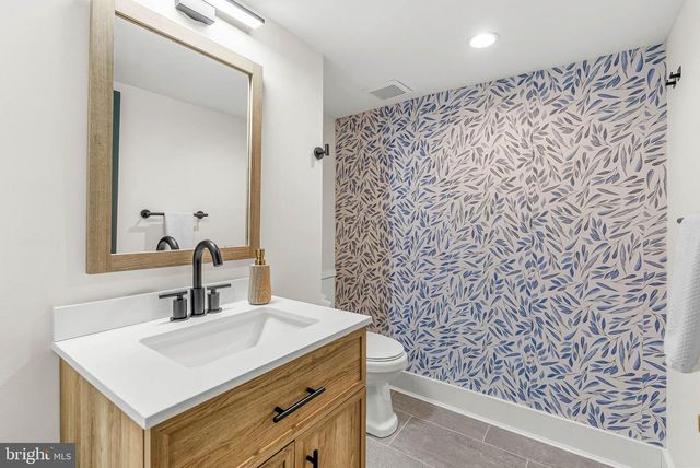 2211 E GORDON ST, Philadelphia, PA 19125