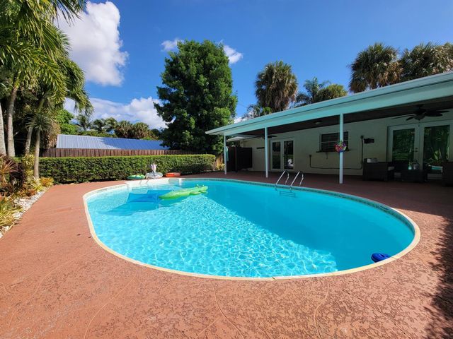 1084 SE St Lucie Boulevard, Stuart, FL 34996