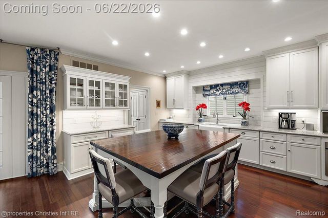 469 Bonnie Brier Street, Birmingham, MI 48009