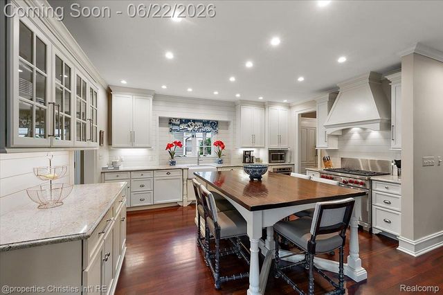 469 Bonnie Brier Street, Birmingham, MI 48009