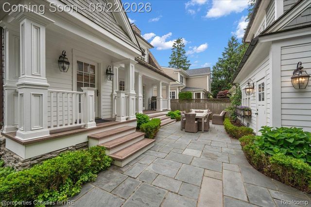 469 Bonnie Brier Street, Birmingham, MI 48009